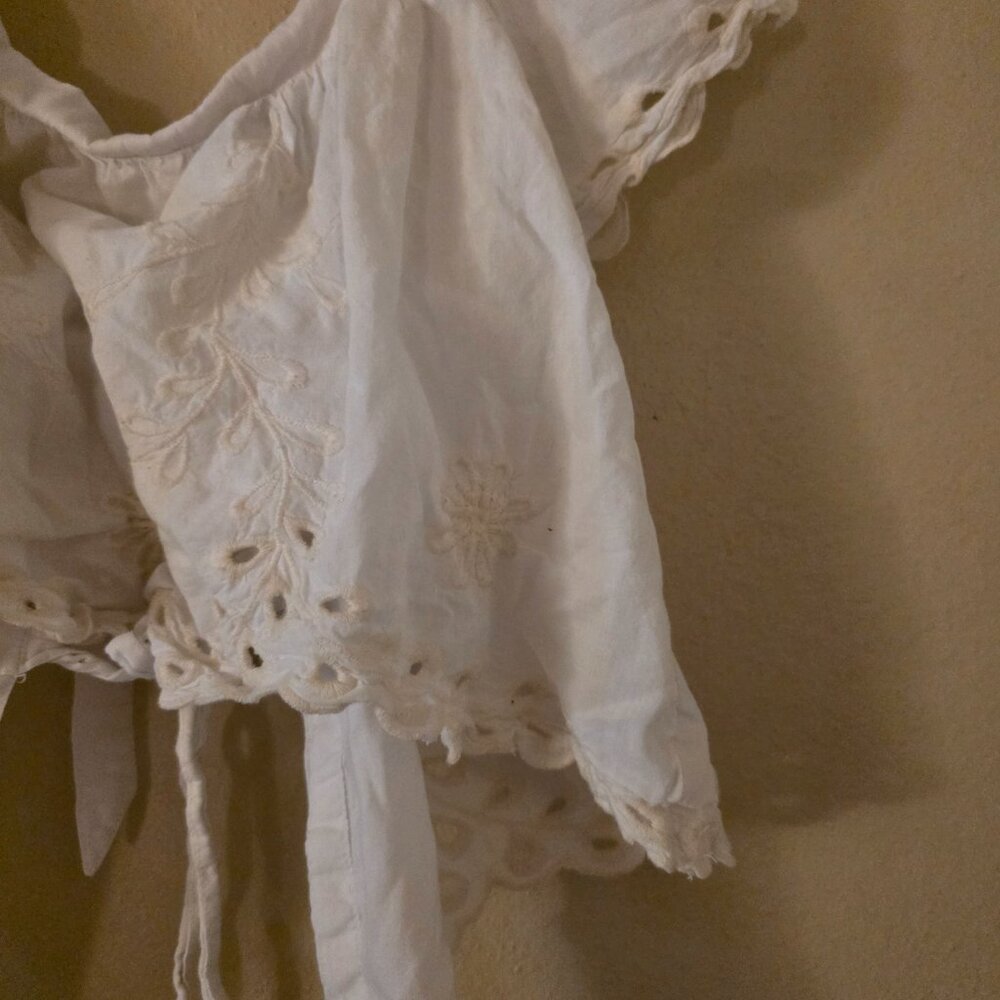 American Eagle Size Large White Eyelet Top - Picture 5 of 8